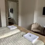 מלון Atmosfera & Restaurant