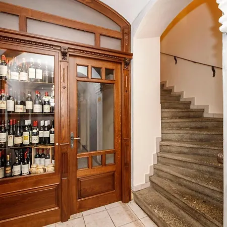 & Restaurant Atmosfera