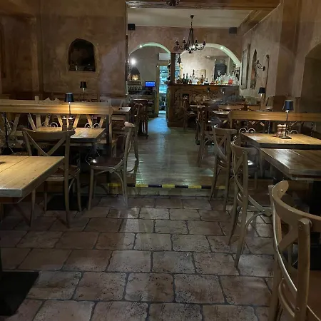 מלון Atmosfera & Restaurant לוקט