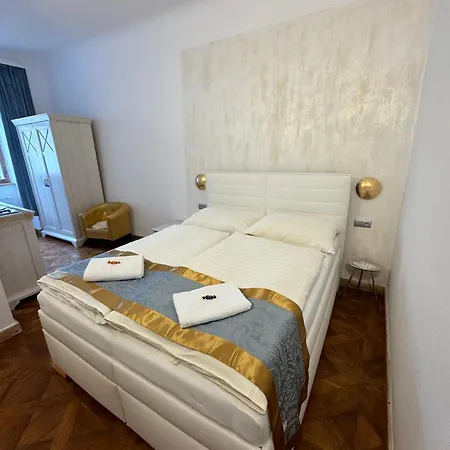 Atmosfera & Restaurant מלון 4*