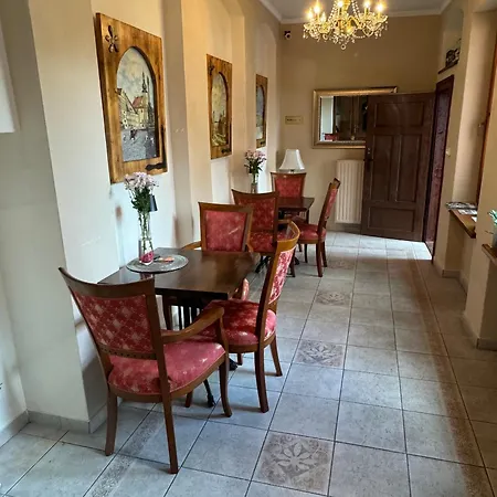 Отель Atmosfera & Restaurant 4*