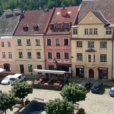 Atmosfera & Restaurant Szálloda Loket