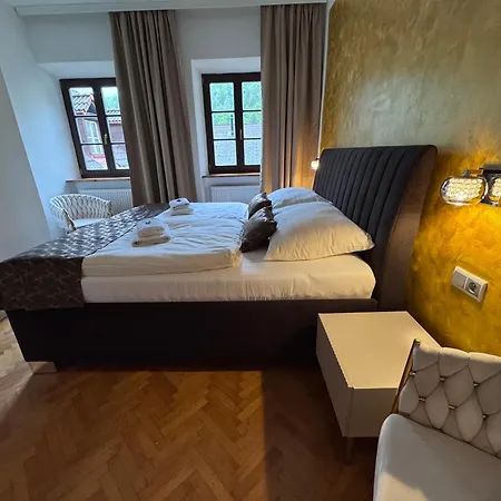 Atmosfera & Restaurant Hotel Loket