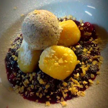 & Restaurant Atmosfera