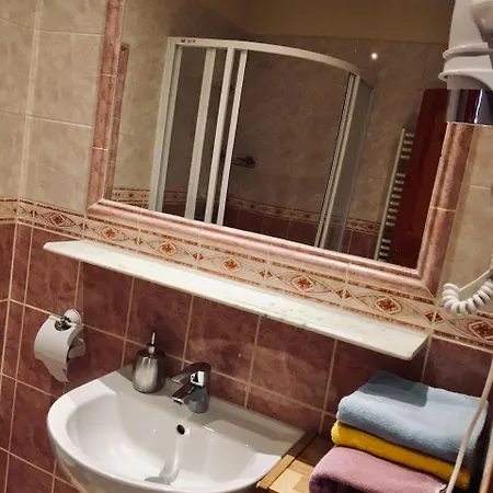 & Restaurant Atmosfera لوكيت