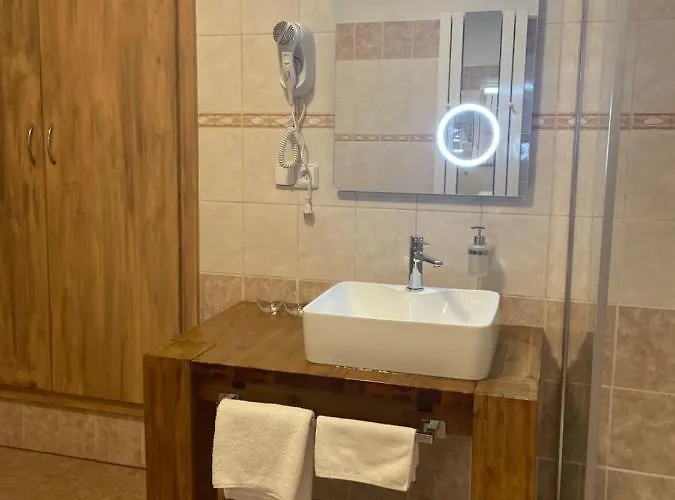 Hotel Atmosfera Rooms & Restaurant Loket